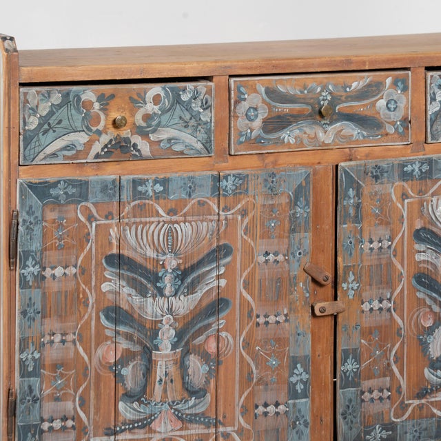 Early 19th Century Swedish Hand-Painted Narrow Cupboard With Plate Rack For Sale - Image 6 of 13