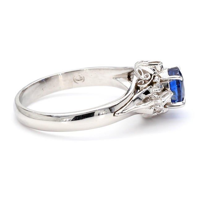 Vintage 0.97 Carat Oval Blue Sapphire & Diamond Filigree in Platinum Floral Ring, Size 5.75 For Sale - Image 4 of 10