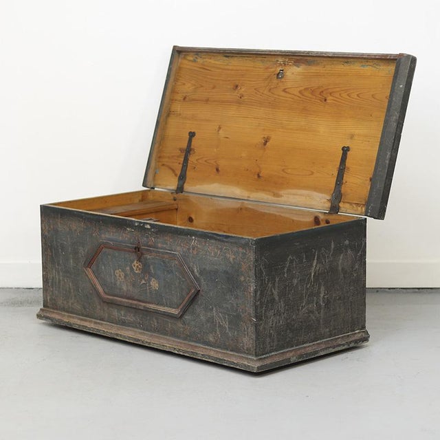 Painted Bridal Chest, Germany For Sale - Image 5 of 9