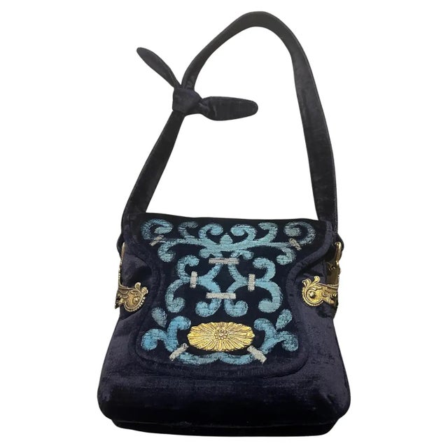 French 1970s Gorgeous Blue and Turquoise Velvet and Brass Shoulder Bag by Beghé Reation For Sale - Image 3 of 14