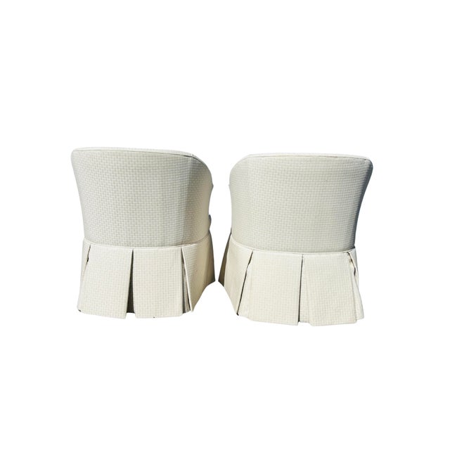 Vintage Pair of Skirted Barrel Club Chairs With Casters – Transitional Upholstered Accent Chairs in Neutral Textured Fabric For Sale - Image 10 of 15