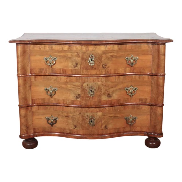 18th Century Walnut Serpentine Commode For Sale