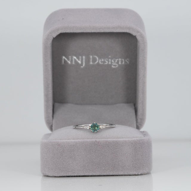 Modern Alexandrite Ring With Earth-Mined Diamond Accents: Solid 14k Gold, Round 4.2mm, Size 6.75 For Sale - Image 3 of 12