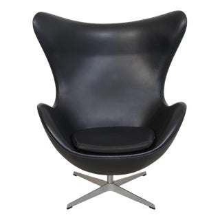 Egg Chair in Black Aura Leather by Arne Jacobsen, 2012 For Sale