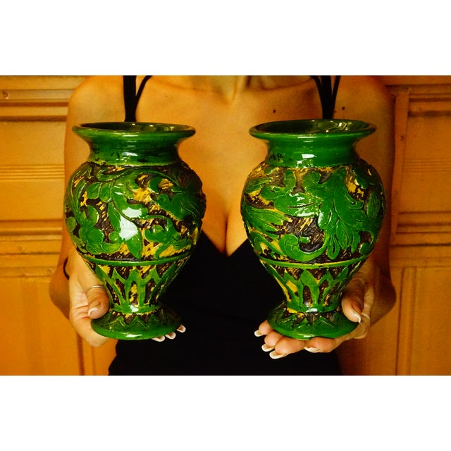 Antique Green Neo-Renaissance Vases in Relief by Vincenzo Corrente, 1890s, Set of 2 For Sale - Image 6 of 18