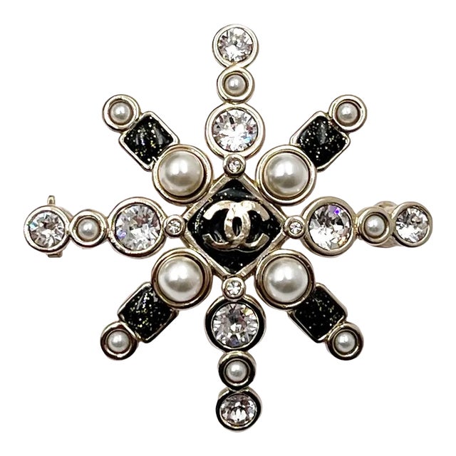 Chanel Gold CC Star Black Bead Pearl Crystal Small Brooch For Sale