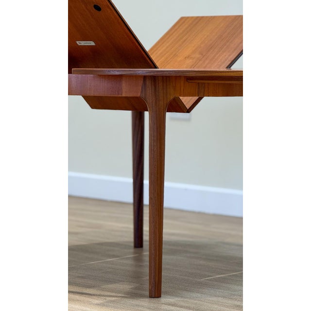 Dunvegan Round Extending Dining Table and Chairs in Teak by Tom Robertson for McIntosh, Scotland, 1960s, Set of 5 For Sale - Image 10 of 16