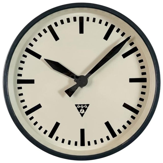 Industrial Factory Wall Clock from Pragotron, 1960s For Sale - Image 17 of 17