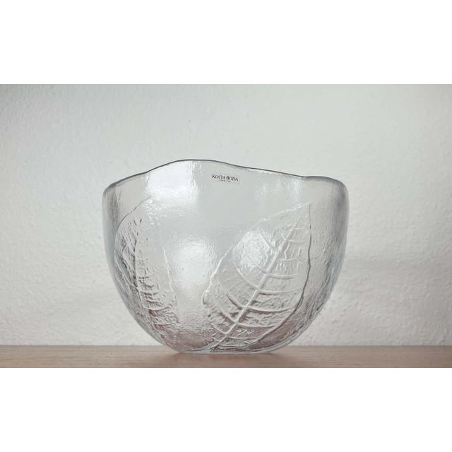 Large Vintage Swedish Glass Bowl with Floral Decor by Ann Wärff for Kosta Boda, 1970s For Sale - Image 13 of 14