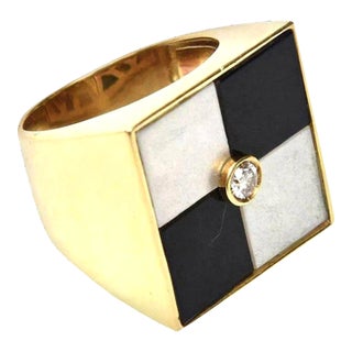 Vintage Italian 18k Gold, Onyx and Mother of Pearl Geometric Ring, Size 7 For Sale