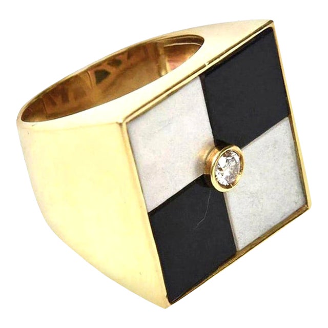 Vintage Italian 18k Gold, Onyx and Mother of Pearl Geometric Ring, Size 7 For Sale