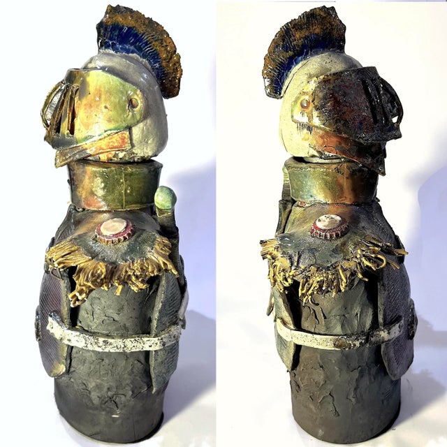 1980's Brutalist Raku Glazed Studio Pottery - Dark Knight Bust - For Sale - Image 4 of 12