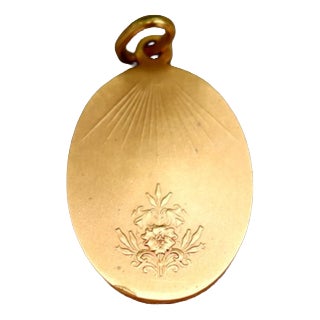 19.2k Gold Pendant For Sale