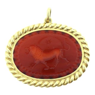 Vintage 18k Gold Carnelian Lion Intaglio Pendant For Sale