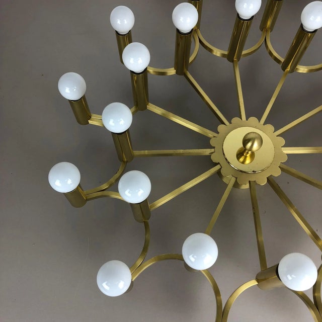Gigantic Brass 24 Bulb Flush Mount Ceiling Light in the style of Stilnovo, Italy, 1960s For Sale - Image 13 of 18