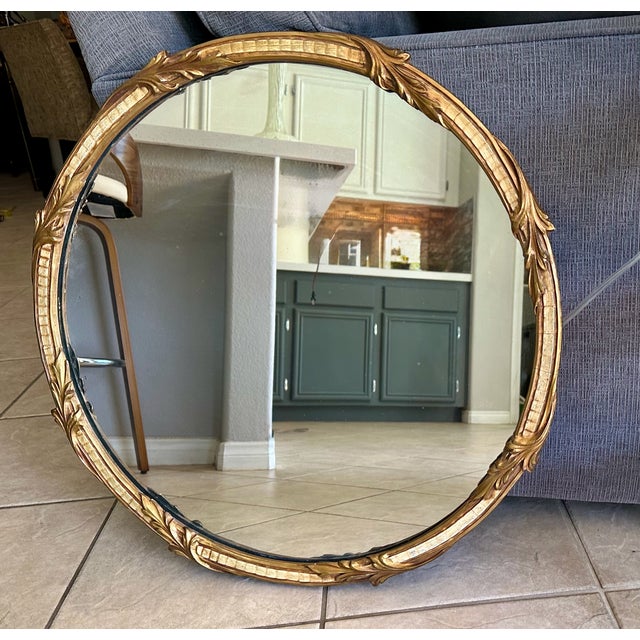 Wood 1930s Round French Rococo Style Giltwood Wall Mirror For Sale - Image 7 of 17