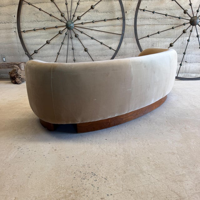 Mid-Century Modern Muir Curved Sofa Lawson-Fenning Mid Century Post Modern Luxury For Sale - Image 3 of 11