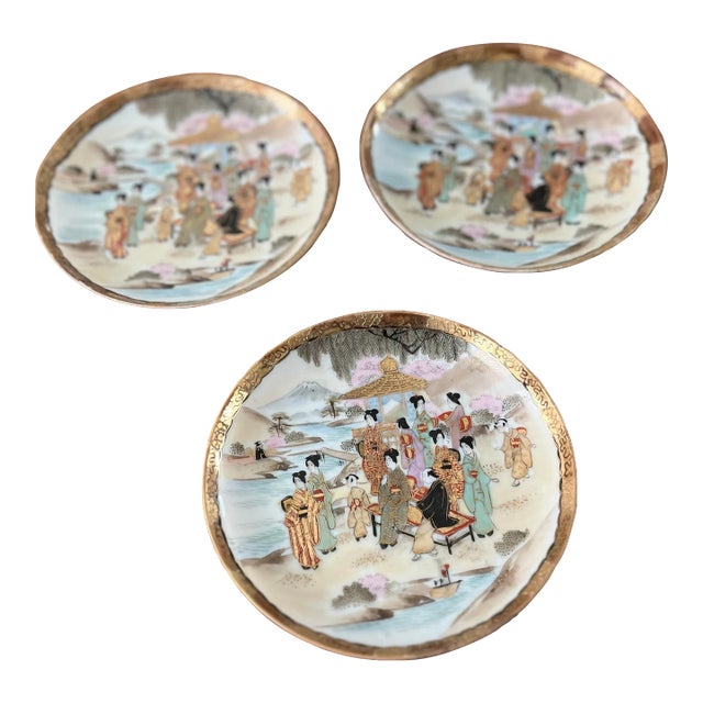 Late 19th Century Japanese Kutani Small Decorative Plates With Gold Gilt Detail-Set of 3 For Sale