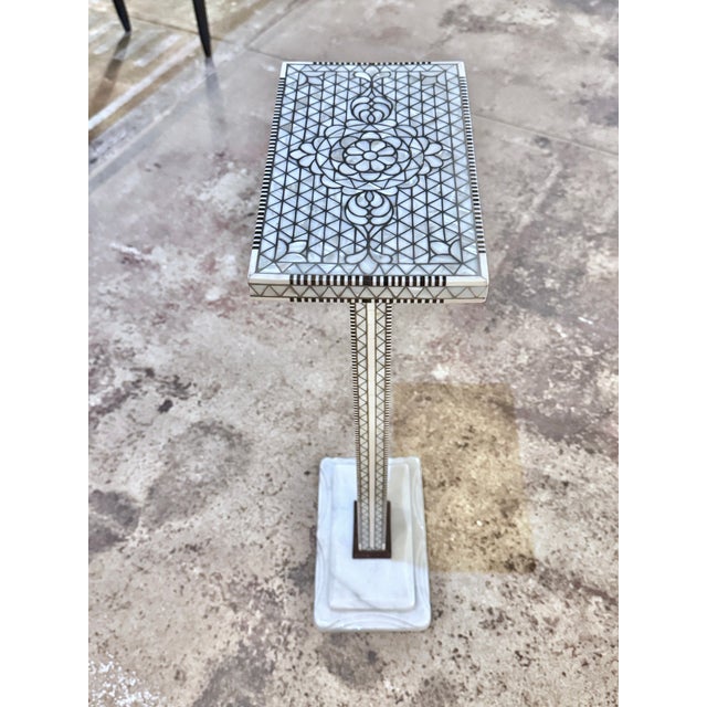 1990s 1990s Mother-of-Pearl Inlay Modern Style Pedestal / Side Table With Natural Marble Base For Sale - Image 5 of 8