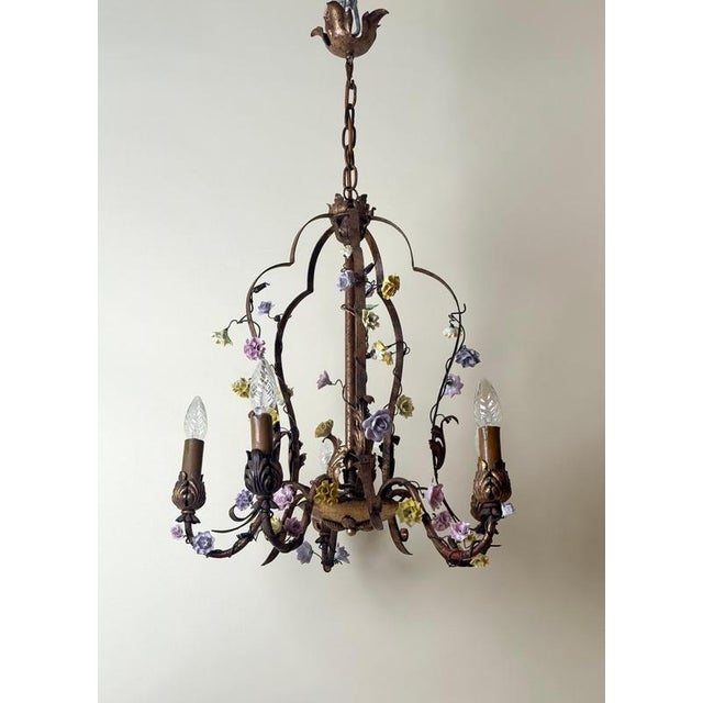 Italian Gilt Iron Five-Light Chandelier with Porcelain Flowers, 1930 For Sale - Image 6 of 18