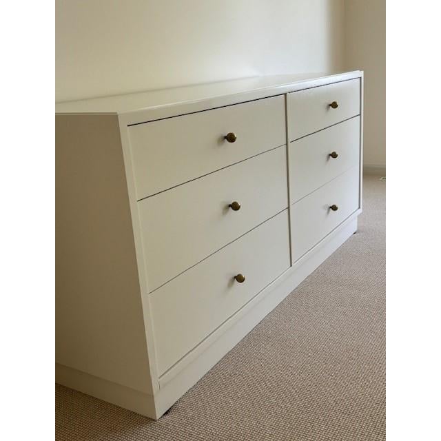 Contemporary Vanguard Contemporary 6 Drawer White Painted Chest For Sale - Image 3 of 6