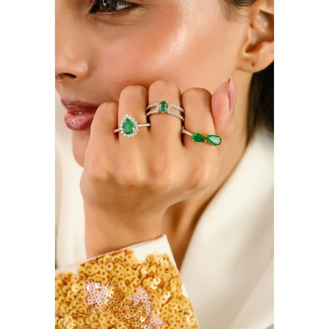 14k White Gold Pear Emerald and Diamond Split Band Ring Size 6.5 For Sale In New York - Image 6 of 14