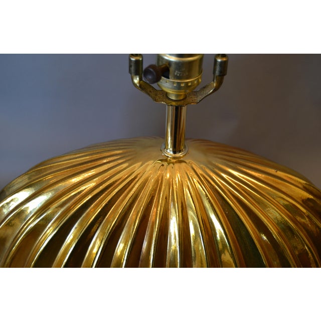 Mid-Century Modern Golden Ribbed Table Lamp With Oval Linen Shade ...