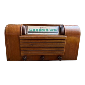 Vintage 1946 Hoffman A300 Wood Tabletop Tube Radio