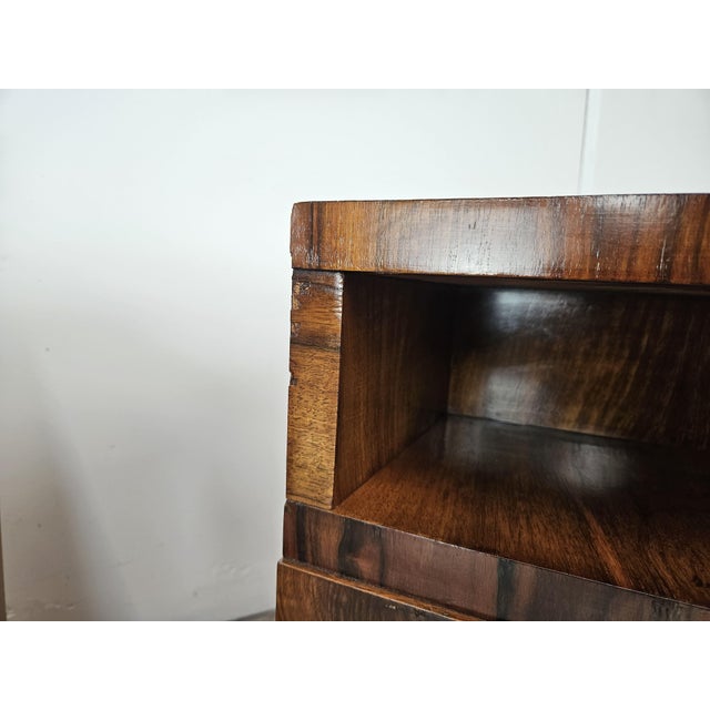 Brown Art Deco Linear and Geometric Bedside Tables in Walnut Burl, 1940, Set of 2 For Sale - Image 8 of 18