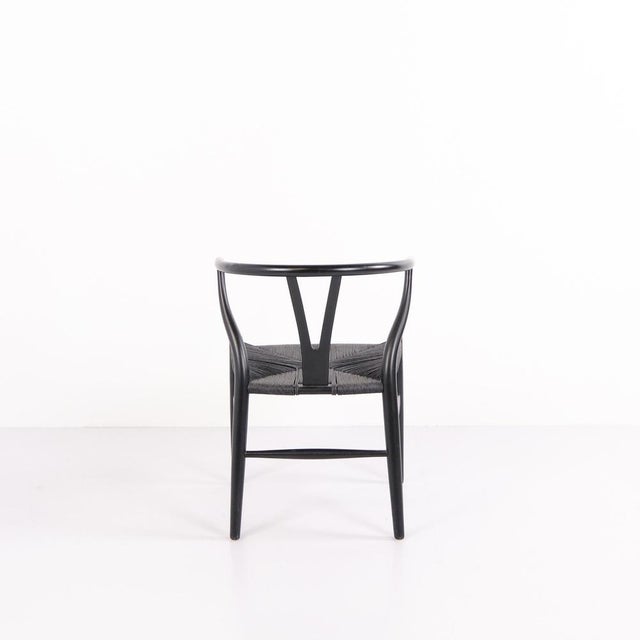CH24 Wishbone Chair in Black with Black Paper Cord Seat by Hans J. Wegner, 1950s For Sale - Image 4 of 11