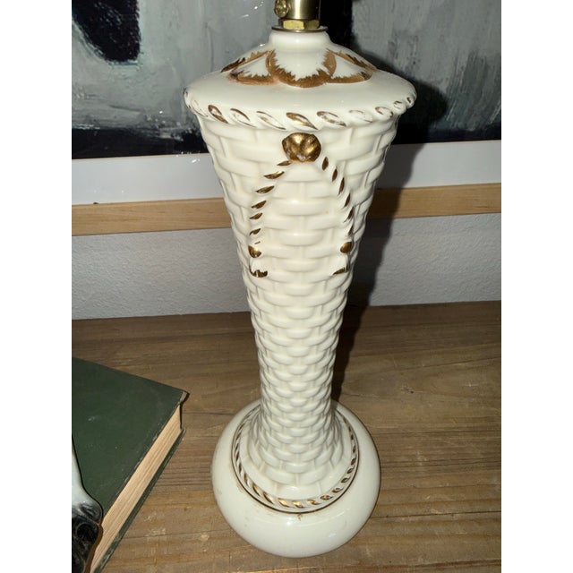 Perfect Pair 1950s Pair of Vintage Ceramic Diminutive Basket Gold Bow Lamps. For Sale - Image 4 of 8