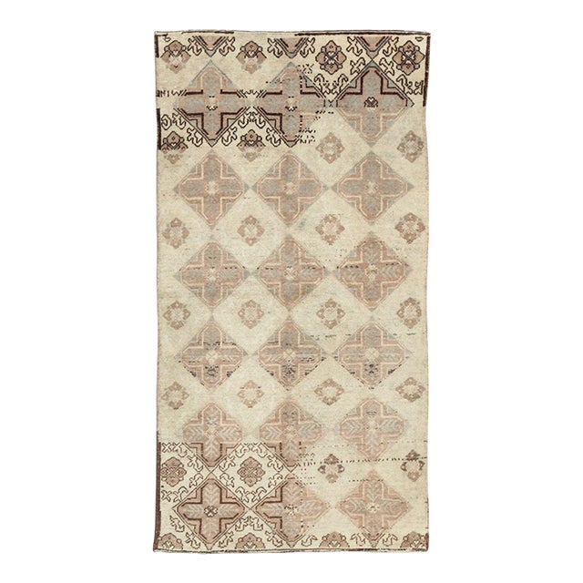 Galerie Shabab Collection Mid-20th Century Handmade Turkish Anatolian Accent Rug For Sale