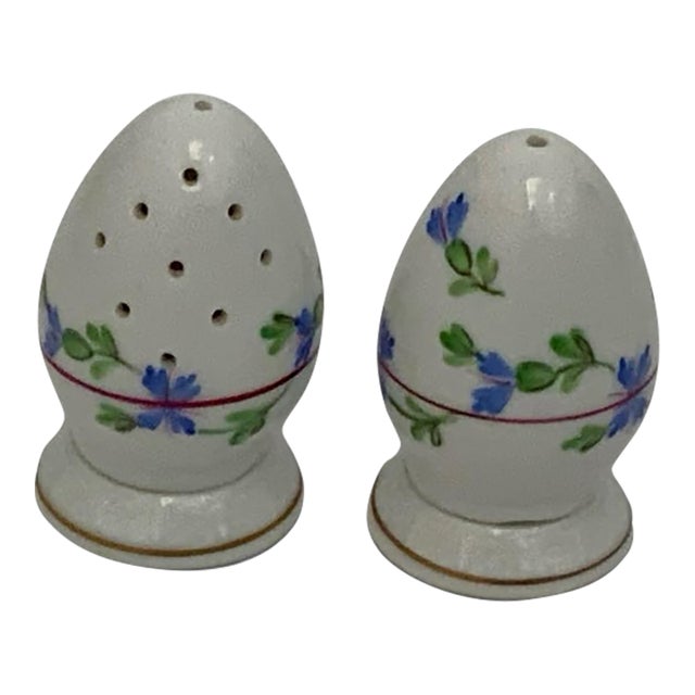 Vintage Herend Blue Garland PBG Hand-Painted Porcelain Salt & Pepper Shakers Pair Models 250 Hungary C. 1980s For Sale