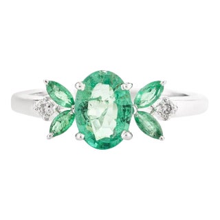 14k White Gold Emerald Diamond Modern Floral Ring Size 7 by VRJewels For Sale