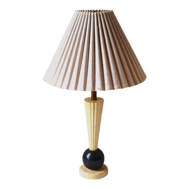 Italian Memphis Style Mid-Century Chalkware Table Lamp With Pleated Fabric Shade, Circa 1950-60's For Sale