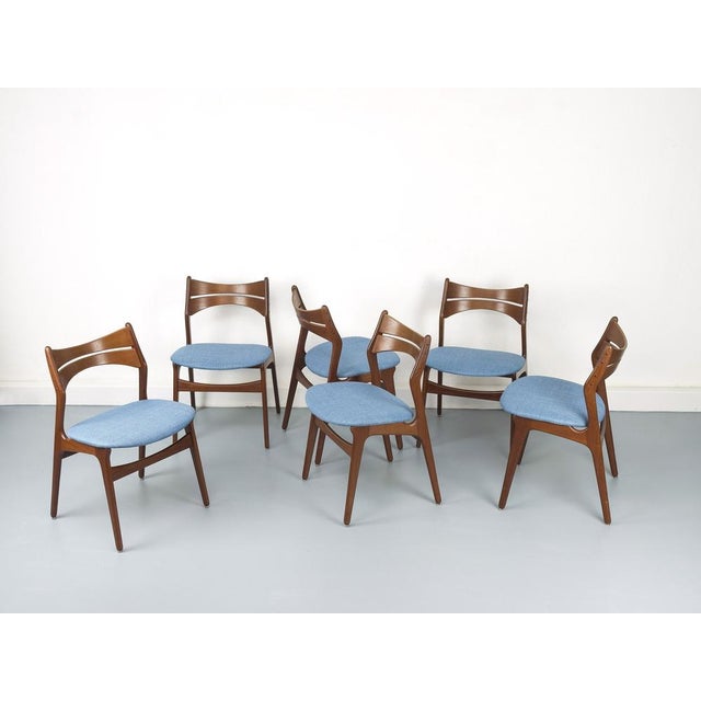 High-quality and very comfortable dining chairs made of solid teak with bent plywood backrests, manufactured in Denmark...