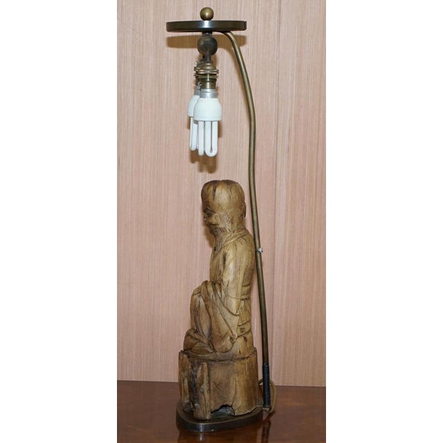 Brown Chinese Carved Rootwood Table Lamp with Statue of Buddha, 1780-1800 For Sale - Image 8 of 12