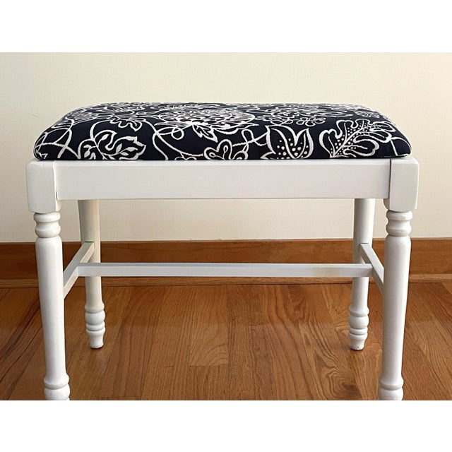 Small Farmhouse Upholstered Bench For Sale In Raleigh - Image 6 of 9