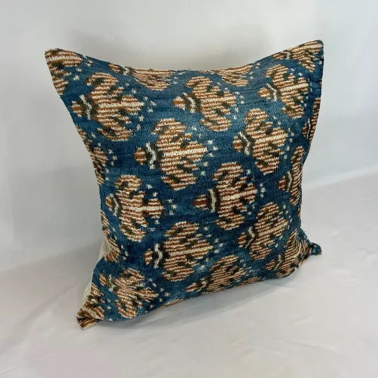 ●Ikats are vibrant fabrics that are hand-dyed and hand-woven. The origins date back to the Turkish people on the Silk Road...