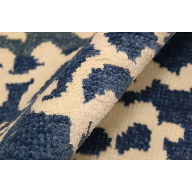 1990s Modern Gray/Ivory Wool & Viscouse Rug - 5'1 X 7'4 For Sale - Image 4 of 8