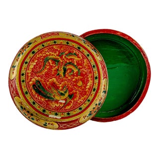 Vintage Chinese Round Lacquered Wedding Box Featuring Dragon & Phoenix With Floral Motif For Sale