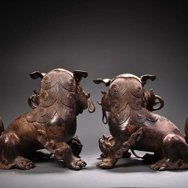 Late 19th Century Pair of Antique Gilt Bronze Guardian Lion Figurines, 7400g Total, High Relief For Sale - Image 5 of 10