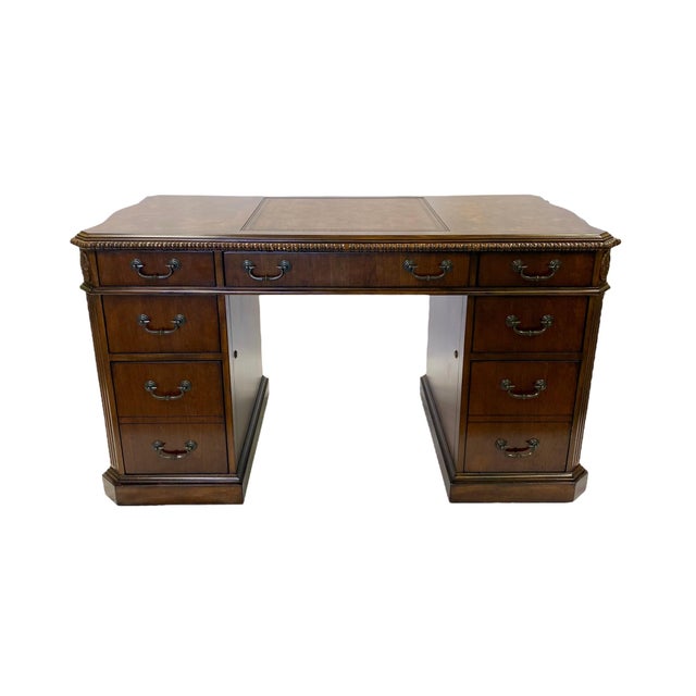 1990s Traditional Hooker Furniture Company Cherry Wood Executive Desk
