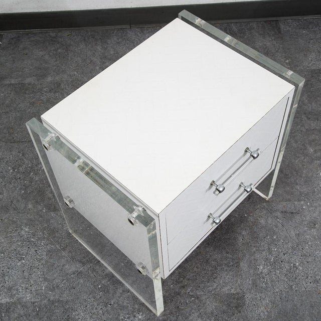 Mid Century Modern Nightstand 2 Drawers Lucite White 1970s Vintage Groovy Retro For Sale In Sacramento - Image 6 of 12