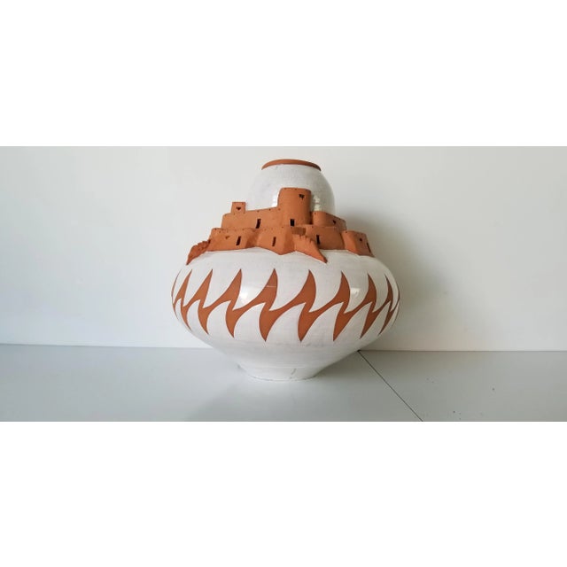 Mid-Century Modern 1980s Ezzell Sculptural " Pueblo" Southwestern Native American Pottery Vase For Sale - Image 3 of 11