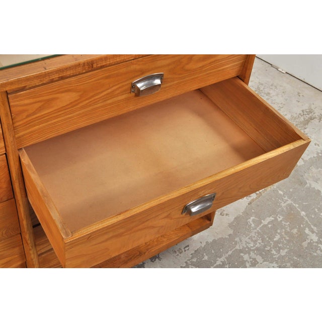 Art Deco Shop Display Cabinet in Oak, 1930s For Sale - Image 4 of 18