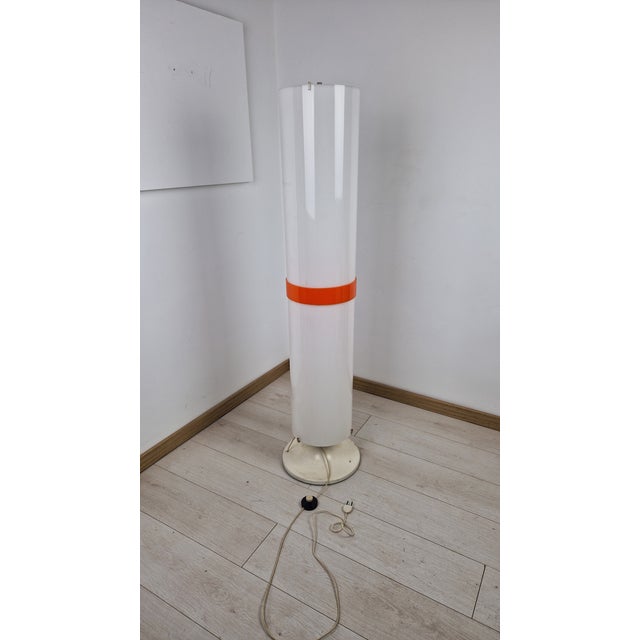 Acrylic Glass Double Floor Lamp with Orange Stripe by Gino Sarfatti for Arteluce, 1960s For Sale - Image 14 of 14