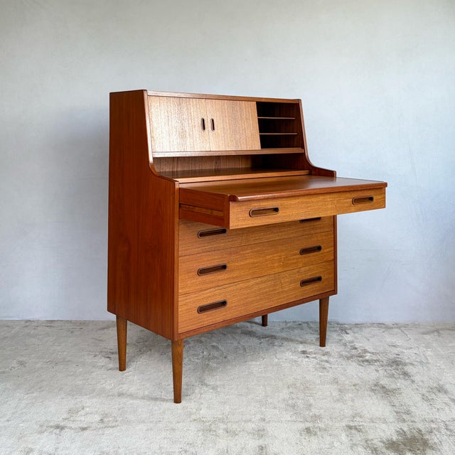 1960s Teak Bureau with Writing Surface and Vanity Drawer from Illums Bolighus, 1960s For Sale - Image 5 of 18