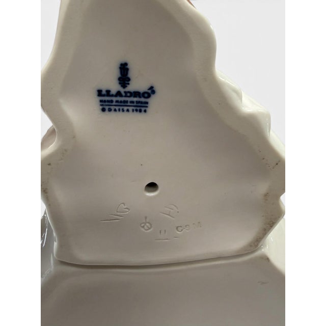 White Retired 1980s Lladró "Here Comes the Bride" #1446 Porcelain Figurine Group For Sale - Image 8 of 9