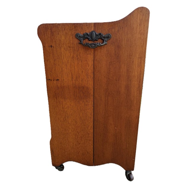 Antique 19th Century Victorian Hand Carved Coal Purdonium Box W/ Metal Liner & Casters For Sale - Image 4 of 7